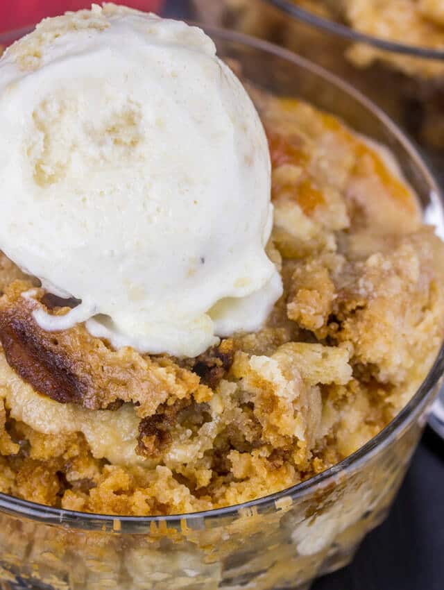 Slow Cooker Peaches and Cream Cake {A Seasonal Quick Fix Cake}