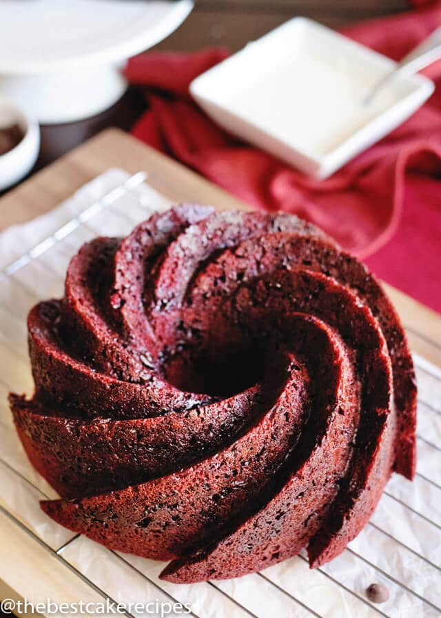 Christmas Red Velvet Bundt Cake - Amycakes Bakes