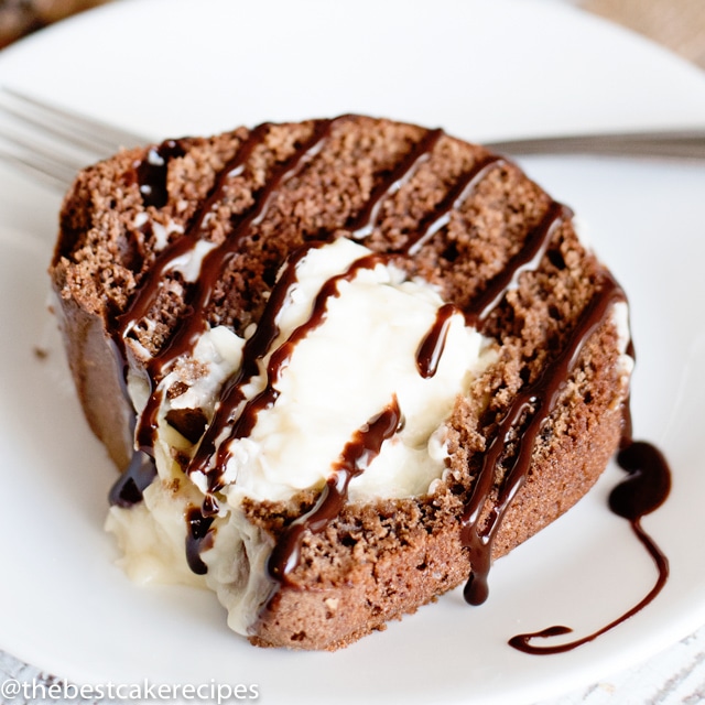 bundt cake with pudding filling