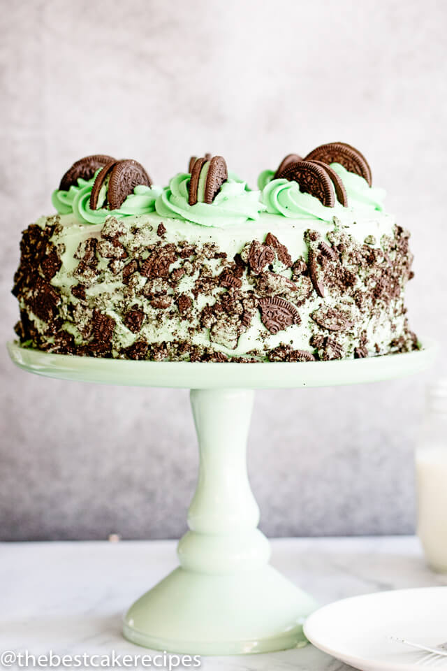 A cake sitting on top of a table