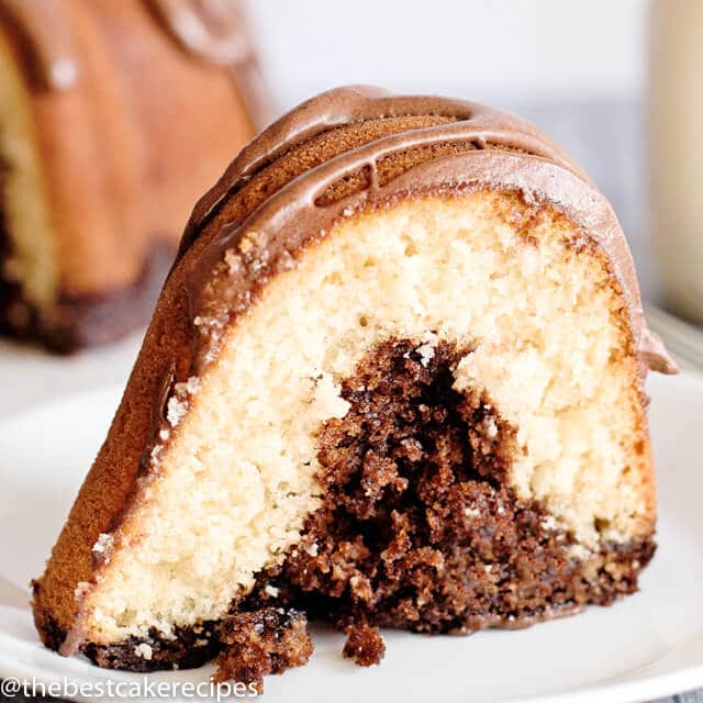 hershey bundt cake with chocolate glaze