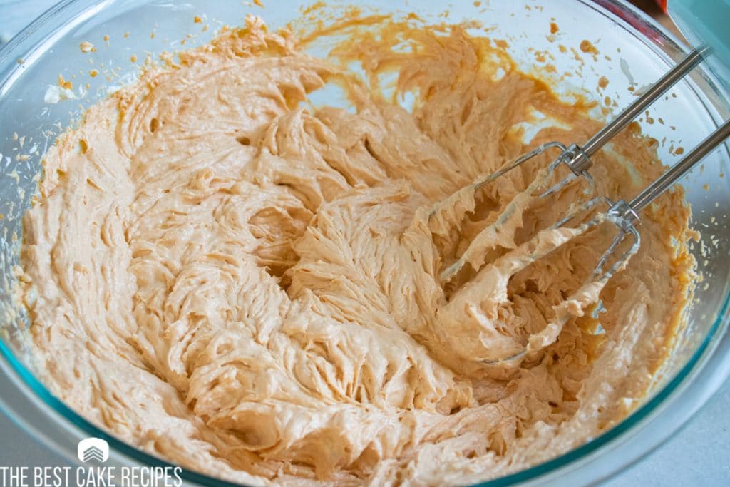 pumpkin filling for torte in a mixing bowl