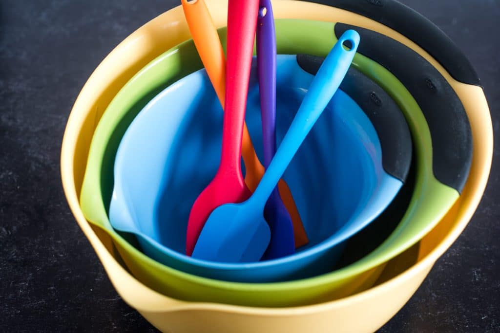 silicone spatulas and bowls