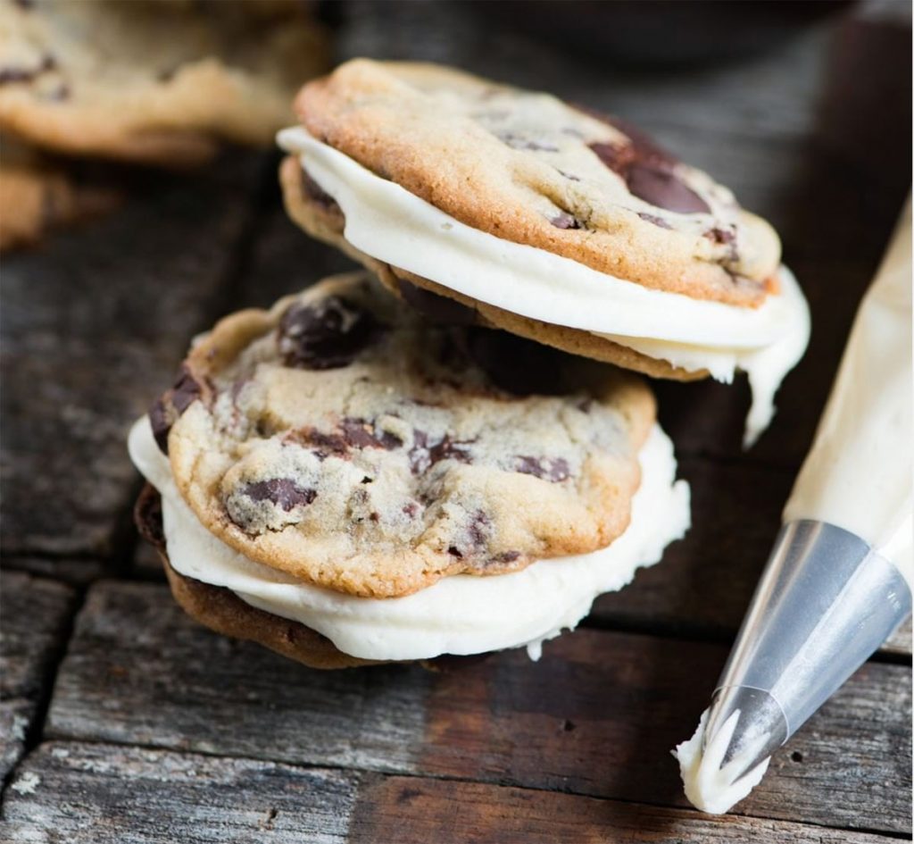 Cream Cheese Frosting in cookie sandwiches