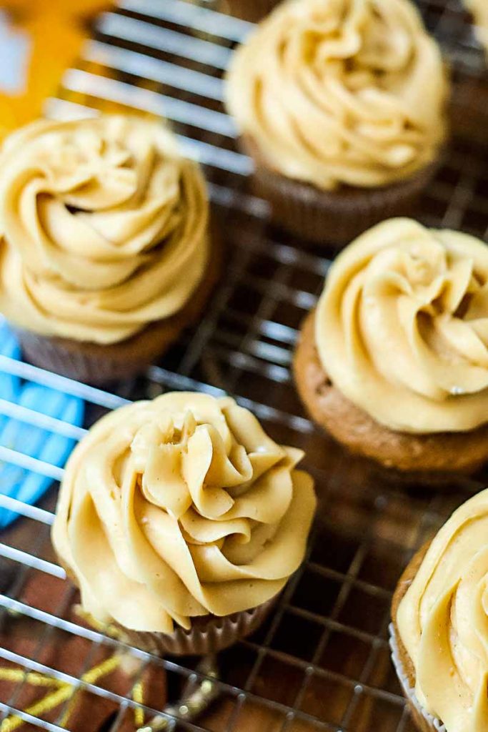 cupcakes with caramel frosting