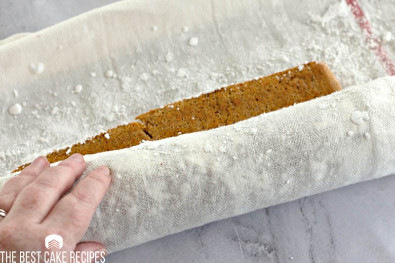 how to roll a cake roll