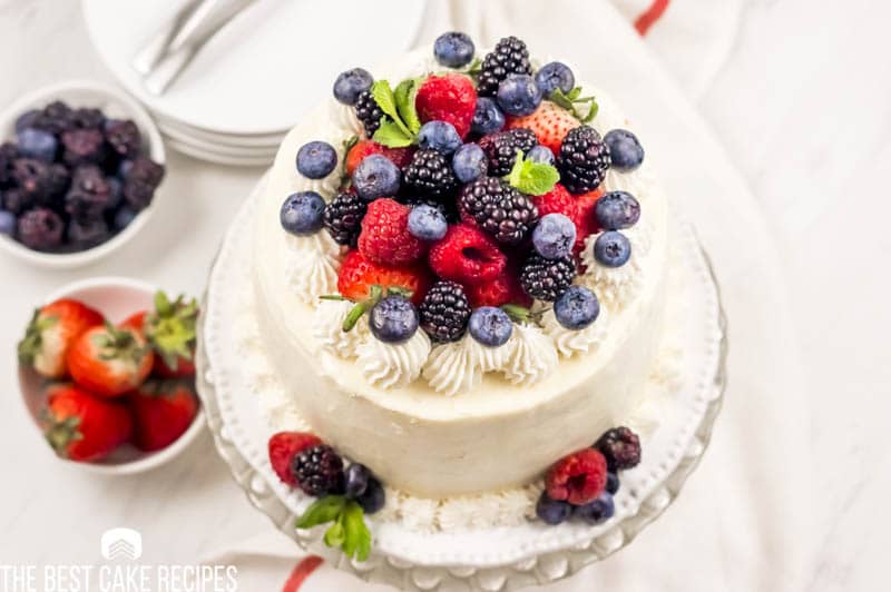 Low Carb Vanilla Cake with fresh berries