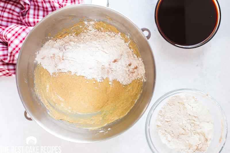 flour in sugar mixture