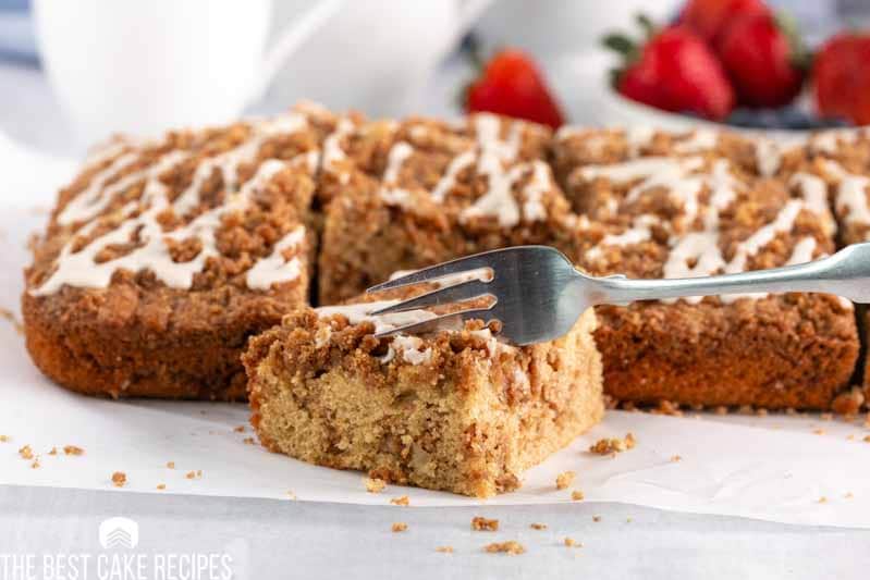 graham cracker coffee cake on a table with a fork