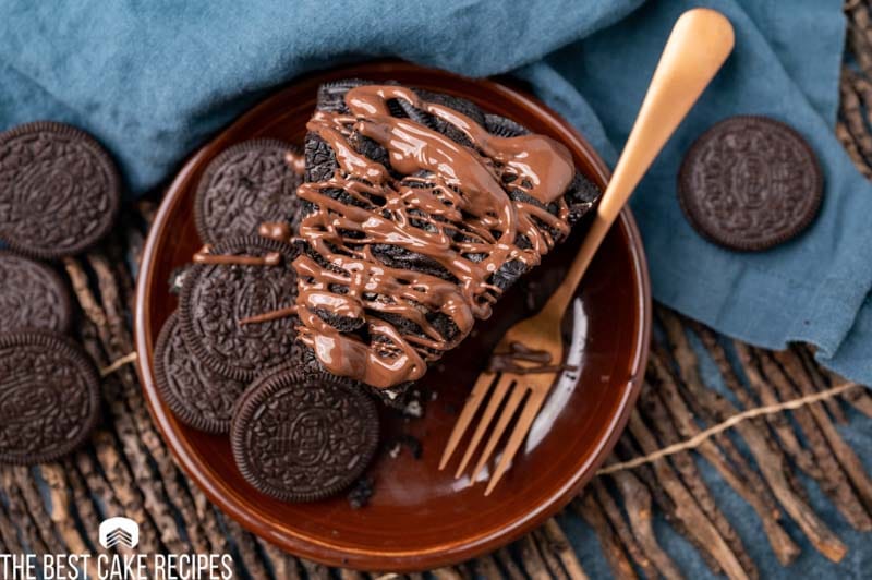 chocolate cake with oreos on a plate