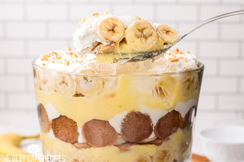 banana pudding on a serving spoon