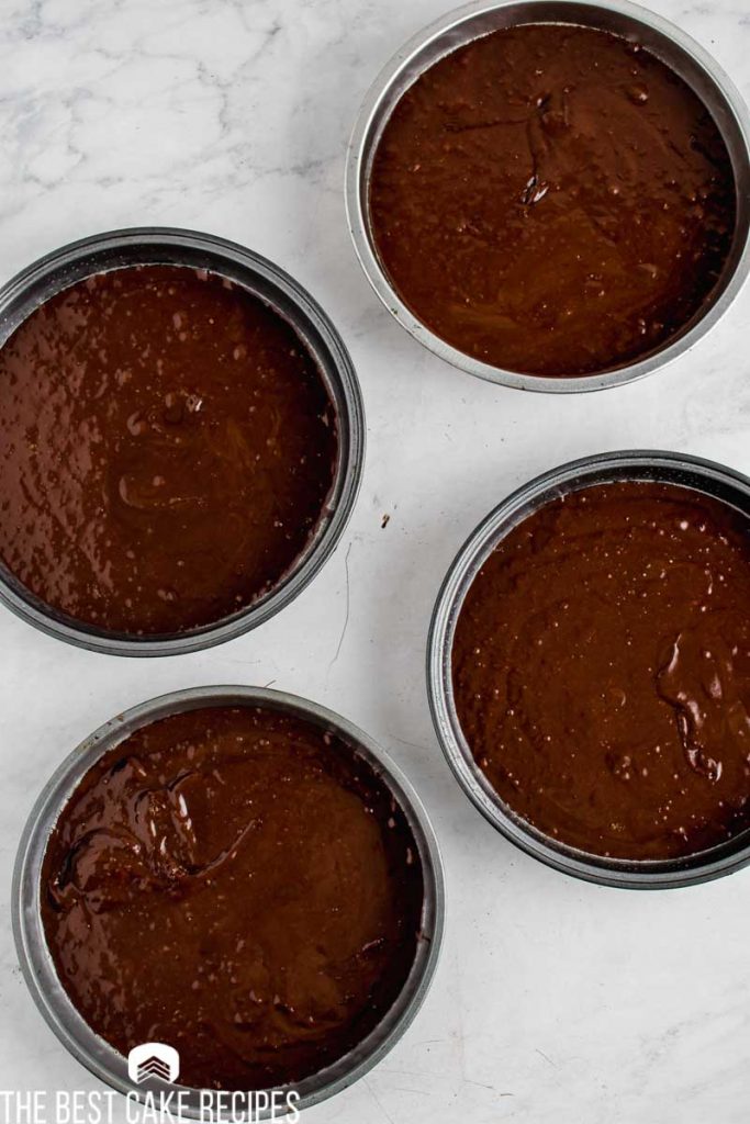 4 unbaked round chocolate cakes