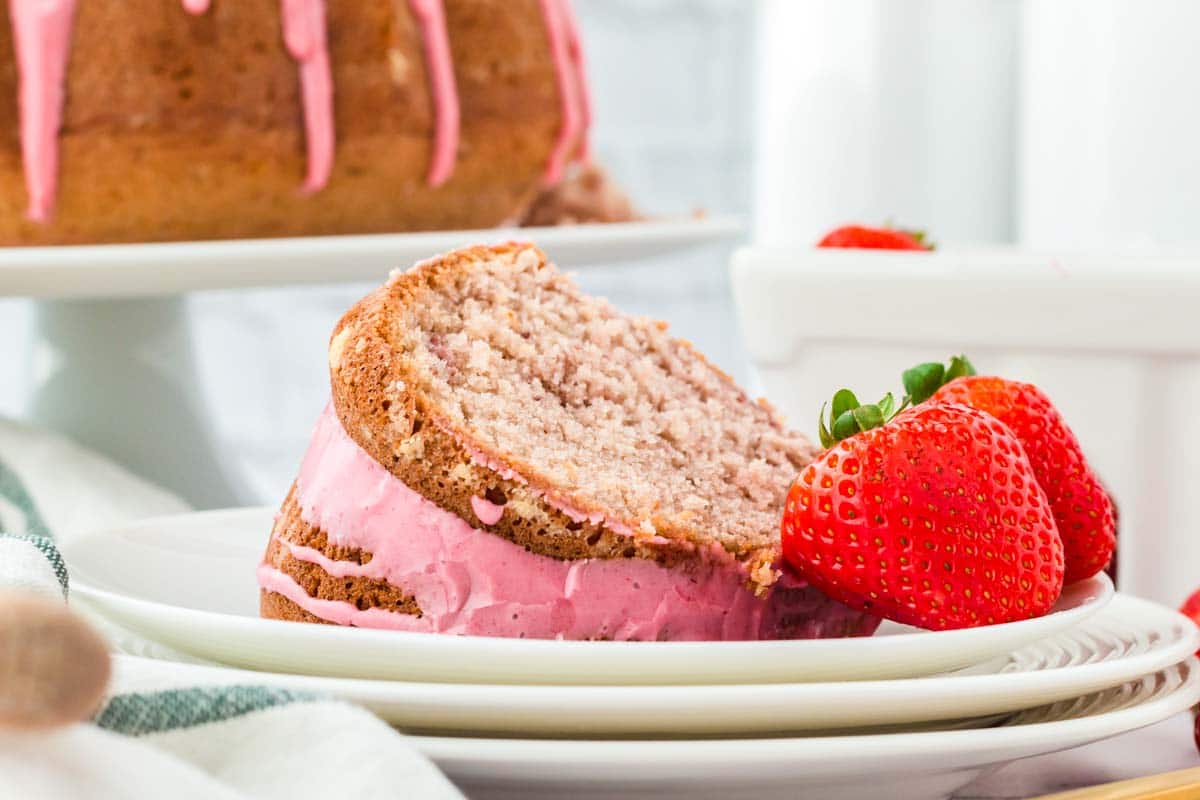 Sour Cream Strawberry Cake The Best Cake Recipes