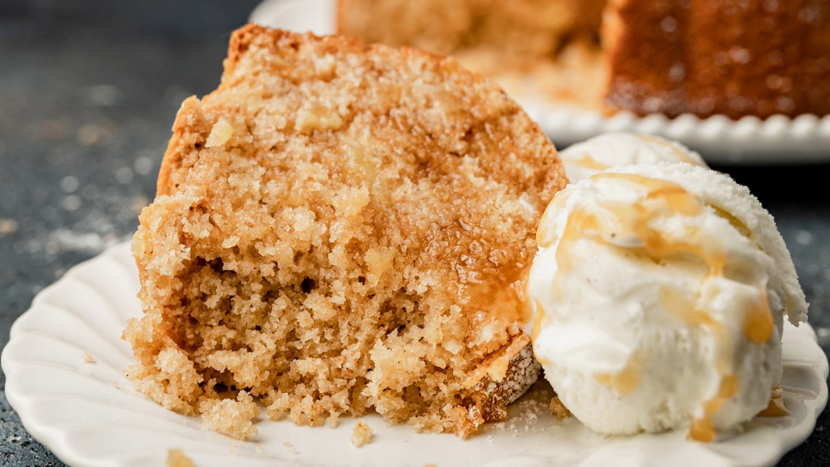 Pineapple Applesauce Bundt Cake The Best Cake Recipes